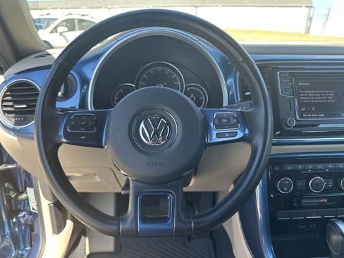 Used 2018 Volkswagen Beetle 2.0T SE FWD image 12