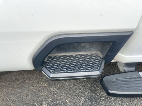 Used 2024 Chevrolet Silverado 2500 LT image 11