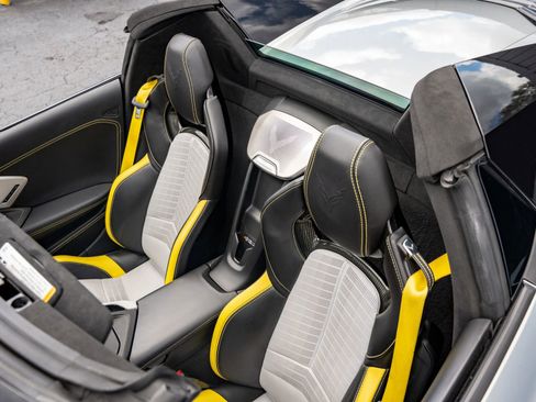 Used 2021 Chevrolet Corvette Stingray Premium Conv w/ Z51 Performance Package RWD image 20