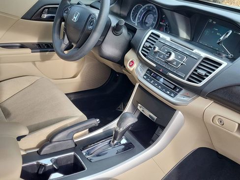 Used 2015 Honda Accord EX image 17