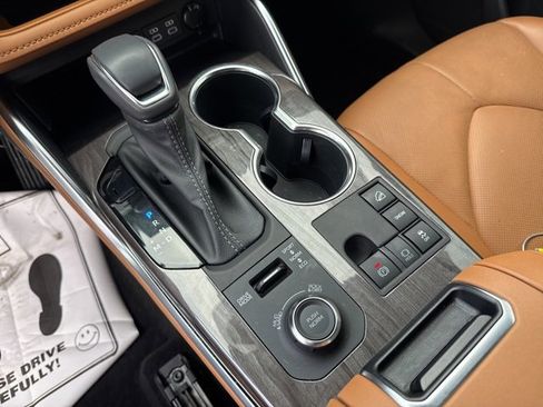 Used 2023 Toyota Highlander Platinum image 27