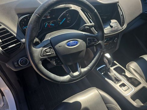 Used 2019 Ford Escape SEL image 6
