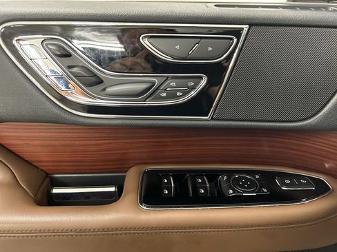 Used 2023 Lincoln Navigator Reserve AWD/4WD image 11
