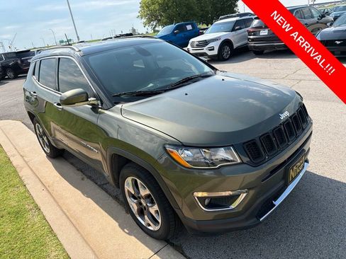Used 2018 Jeep Compass Limited AWD/4WD image 3