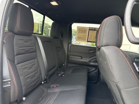 Used 2025 Nissan Frontier PRO-4X w/ Pro Convenience Package AWD/4WD image 31