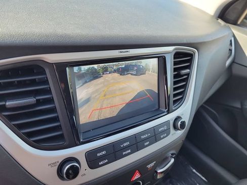 Used 2022 Hyundai Accent FWD image 29