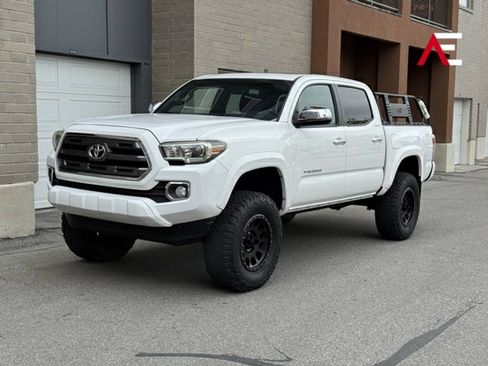 Used 2017 Toyota Tacoma Limited w/ Tow Package AWD/4WD image 1