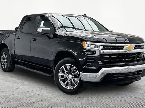 Used 2024 Chevrolet Silverado 1500 LT AWD/4WD image 12