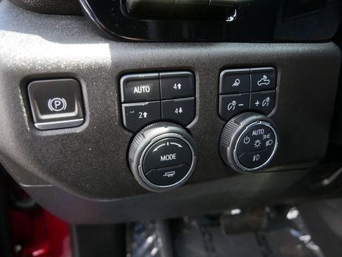 Used 2024 Chevrolet Silverado 3500 High Country w/ High Country Premium Package AWD/4WD image 22