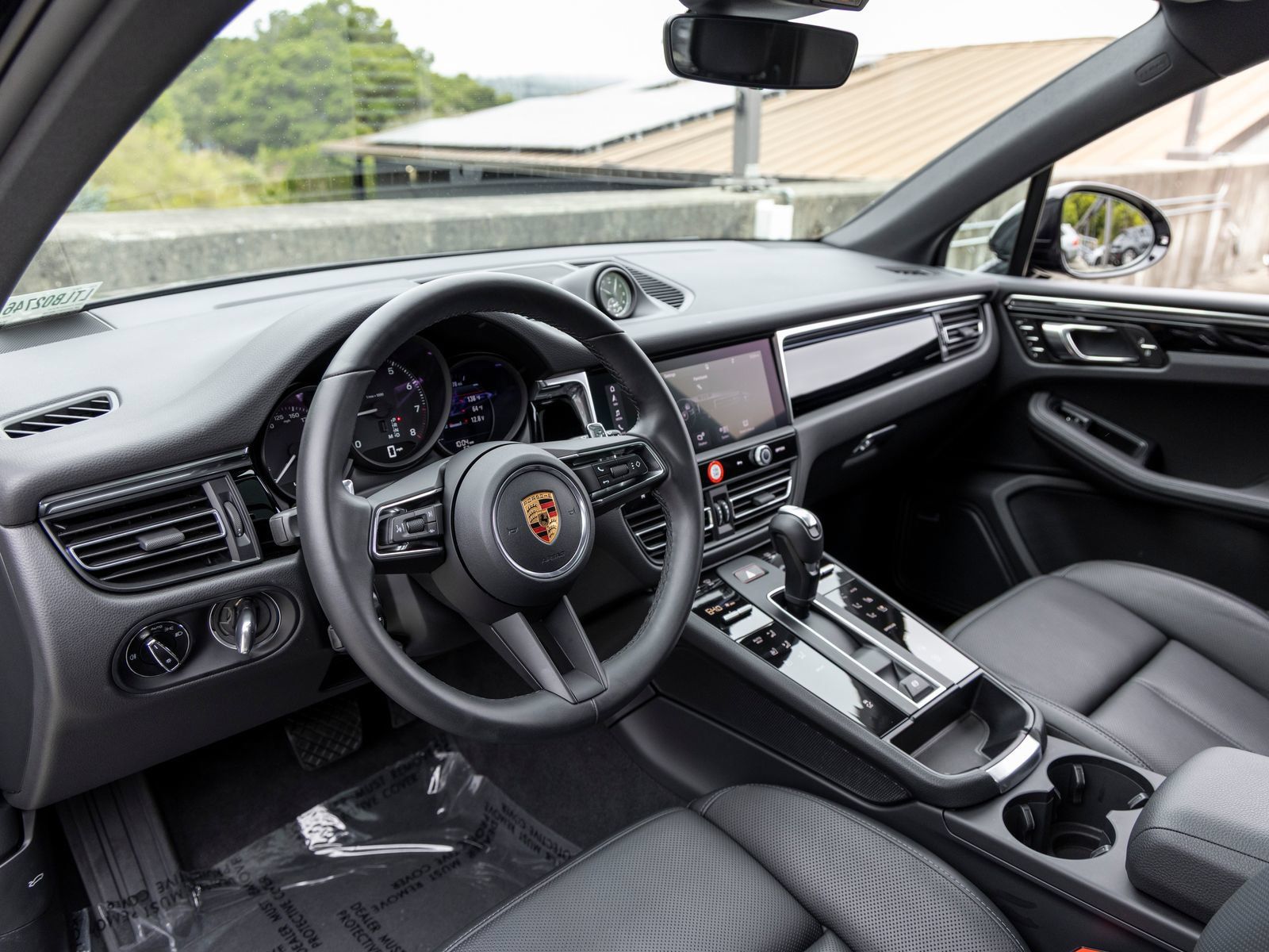 Used 2026 Porsche Macan AWD/4WD image 4