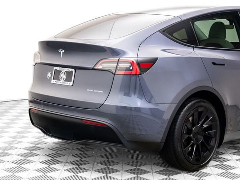 Used 2020 Tesla Model Y Long Range image 33