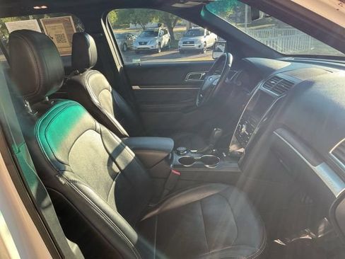 Used 2018 Ford Explorer Limited AWD/4WD image 33