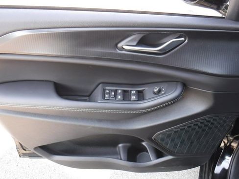 New 2025 Jeep Grand Cherokee Altitude image 13