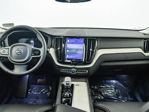 Certified 2022 Volvo XC60 B5 Inscription image 15