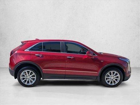 Used 2020 Cadillac XT4 Luxury w/ LPO, Premium Carpet Package FWD image 4