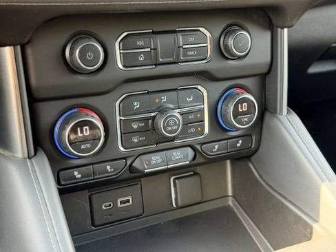 Used 2021 Chevrolet Tahoe LT AWD/4WD image 17