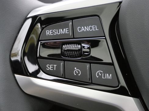 Used 2025 BMW 430i xDrive w/ Premium Package image 32