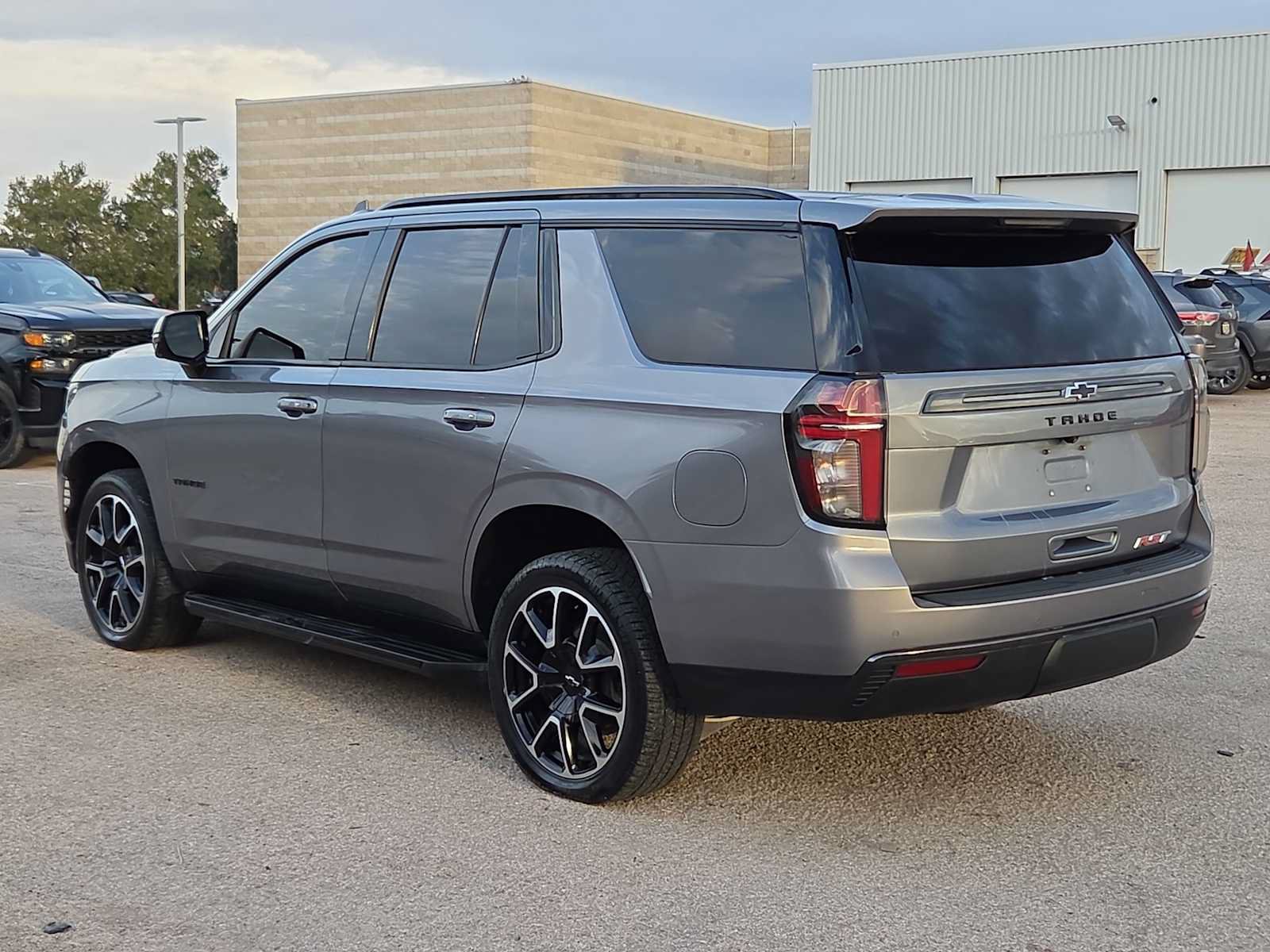 Used 2021 Chevrolet Tahoe RST w/ Luxury Package AWD/4WD image 6