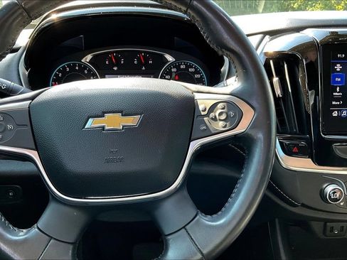 Used 2021 Chevrolet Traverse LT FWD image 14