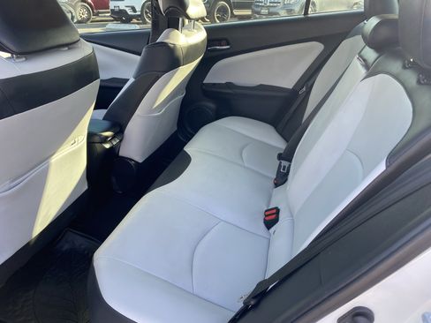 Used 2021 Toyota Prius XLE w/ Advanced Technology Package FWD image 14