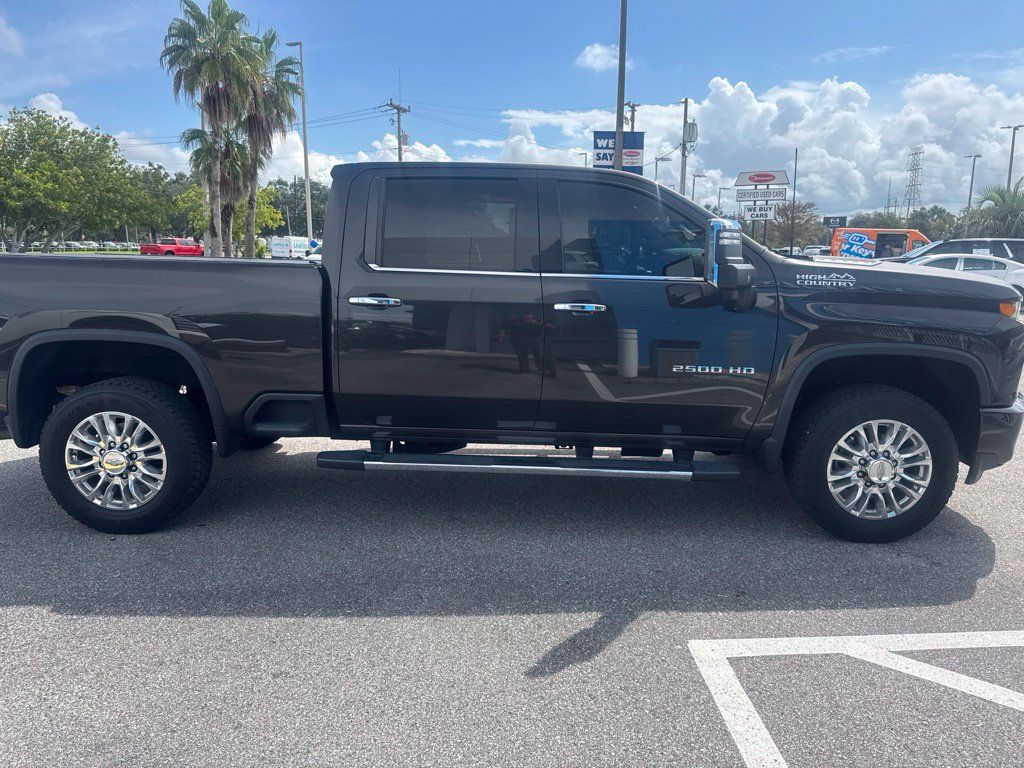 Used 2020 Chevrolet Silverado 2500 High Country w/ Technology Package AWD/4WD image 4