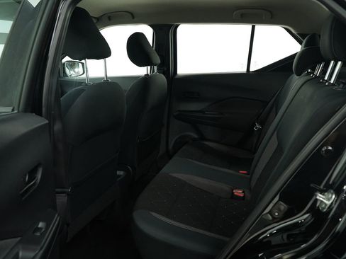 Used 2019 Nissan Kicks S image 17