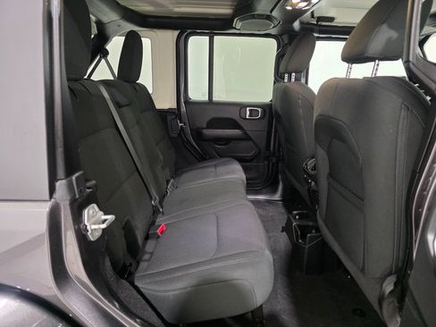 Used 2021 Jeep Wrangler Unlimited Sahara w/ Uconnect 4C Nav & Sound Group AWD/4WD image 23