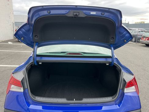 Used 2025 Hyundai Elantra SEL image 30