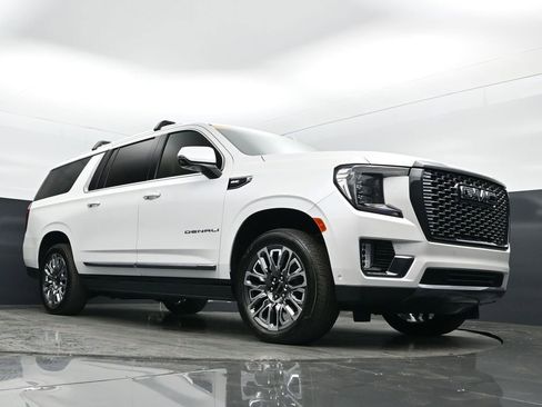 Used 2024 GMC Yukon XL Denali Ultimate image 19