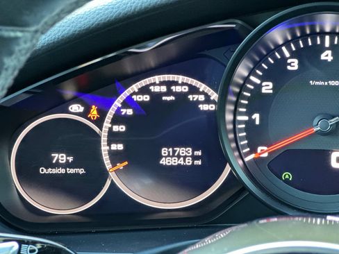 Used 2018 Porsche Panamera 4 AWD/4WD image 29