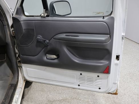 Used 1993 Ford F150 2WD Regular Cab image 18