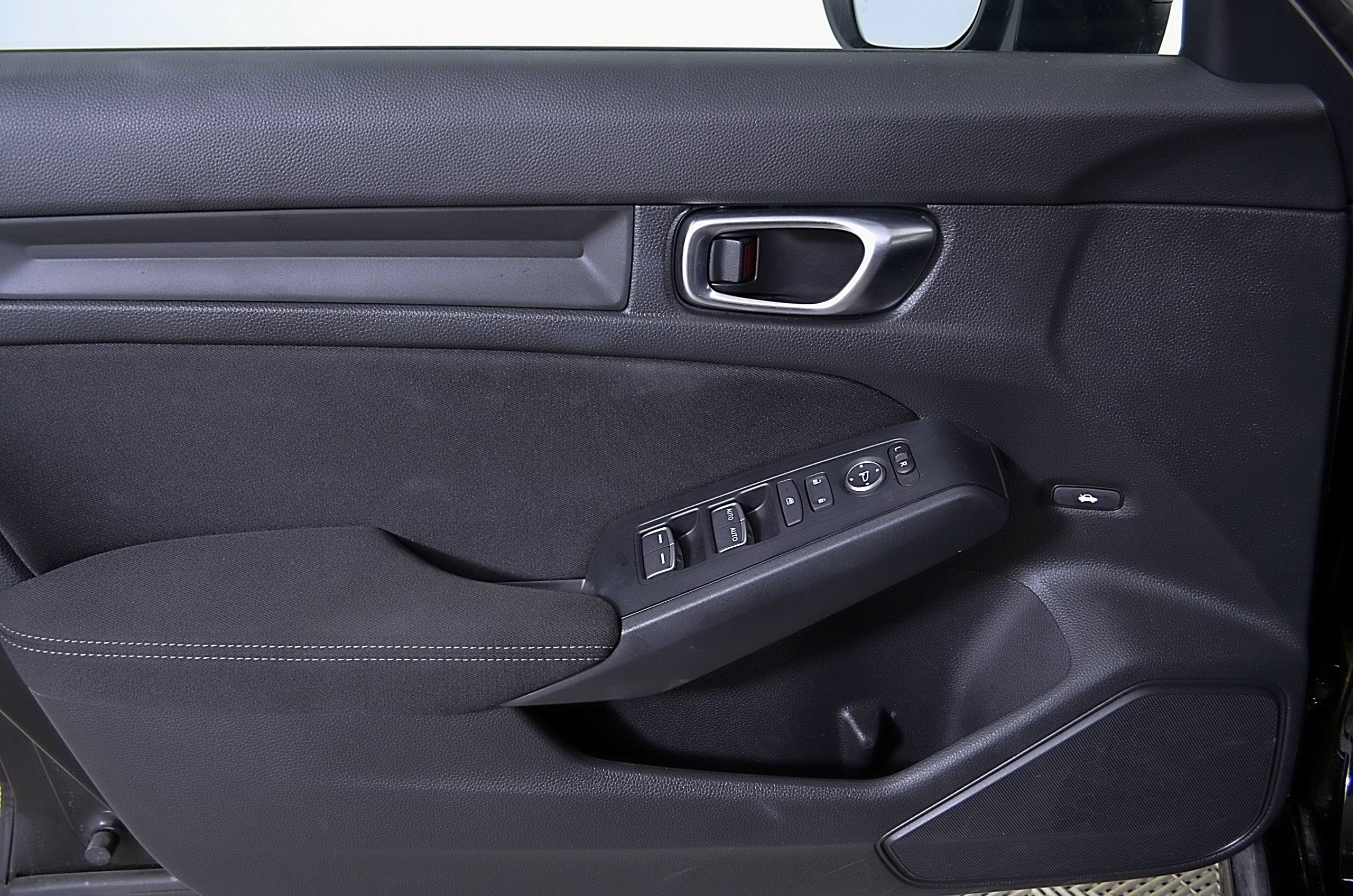 Used 2025 Honda Civic LX image 15