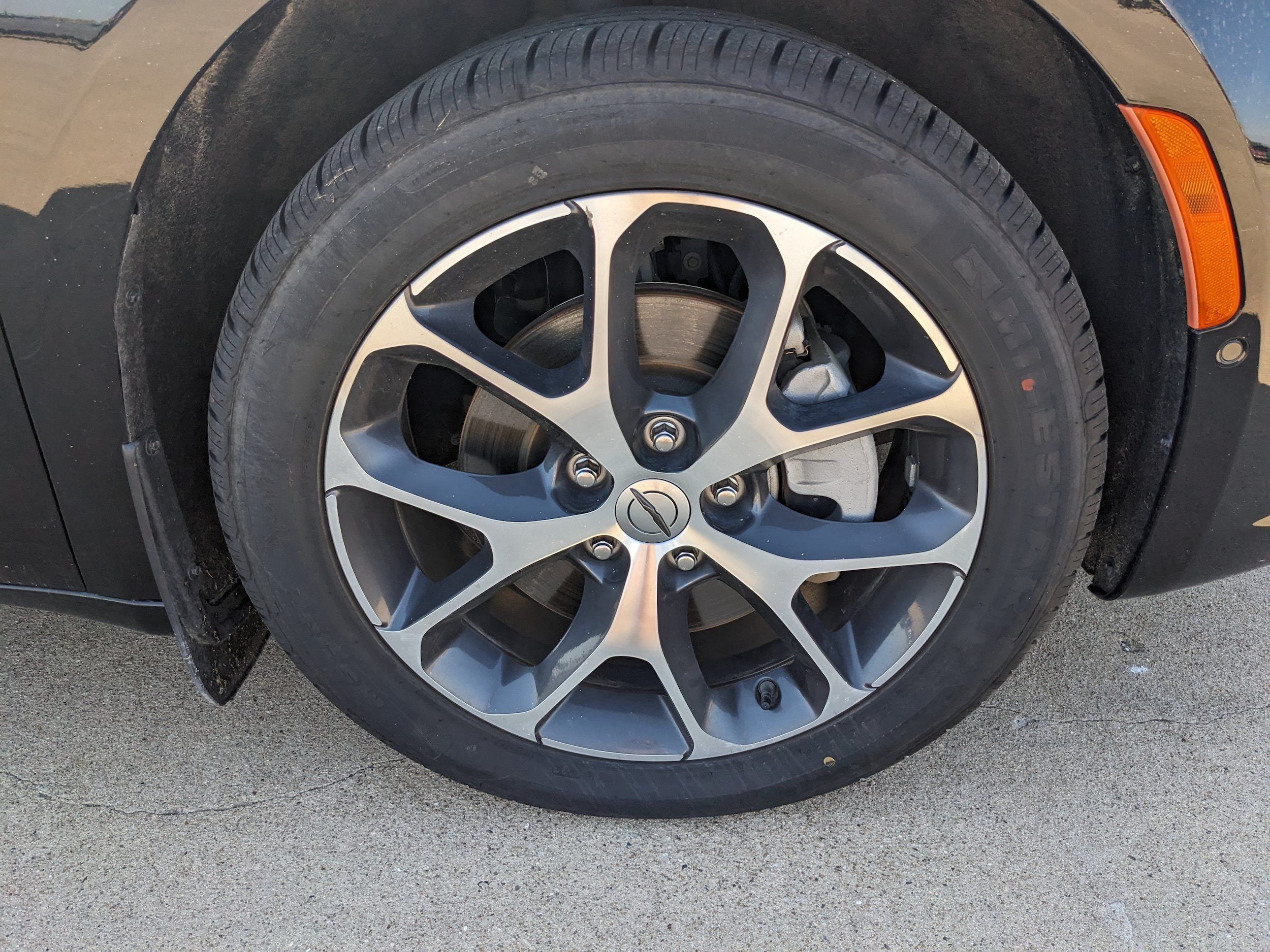 Used 2022 Chrysler Pacifica Touring-L w/ Uconnect Theater Family Group AWD/4WD image 10