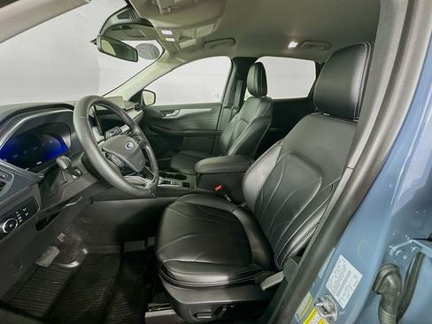 Used 2025 Ford Escape Platinum w/ Premium Technology Package image 29