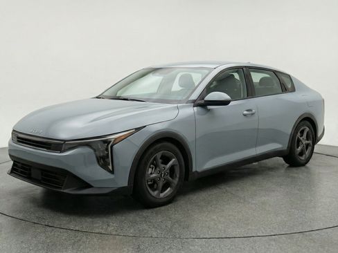 Used 2025 Kia K4 FWD image 3