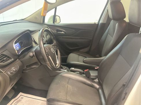Used 2019 Buick Encore Preferred image 3