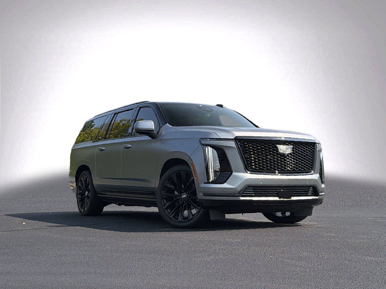 Used 2025 Cadillac Escalade ESV Sport Platinum w/ LPO, ONYX Package AWD/4WD image 2