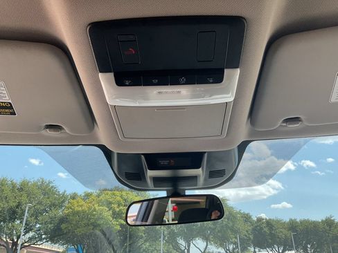 Used 2025 Nissan Rogue SV FWD image 19