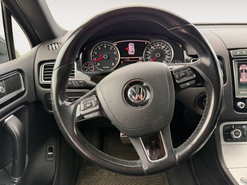 Used 2017 Volkswagen Touareg Wolfsburg Edition AWD/4WD image 12