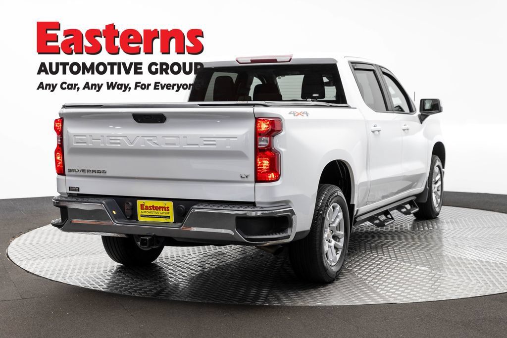 Used 2023 Chevrolet Silverado 1500 LT AWD/4WD image 7
