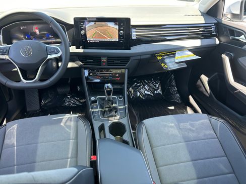 New 2026 Volkswagen Jetta SE FWD image 19