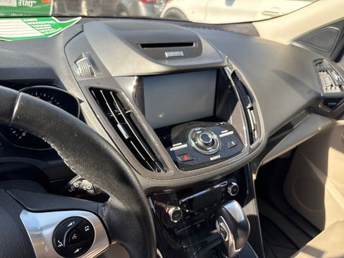 Used 2015 Ford Escape Titanium w/ Equipment Group 301A FWD image 9