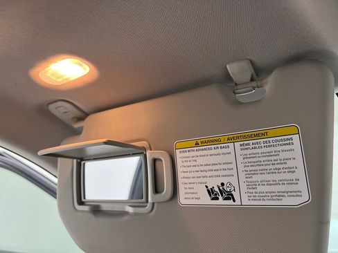 Used 2023 Mitsubishi Outlander SE image 71