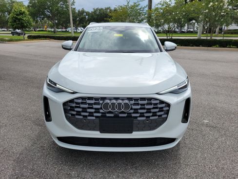 Used 2025 Audi Q5 Premium Plus w/ Premium Plus AWD/4WD image 2