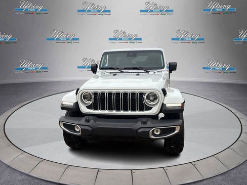 Used 2025 Jeep Wrangler Sahara AWD/4WD image 8