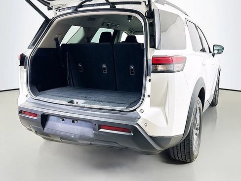 Used 2025 Nissan Pathfinder SV FWD image 24