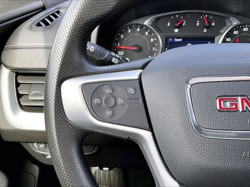 Used 2024 GMC Terrain SLE w/ Driver Convenience Package AWD/4WD image 18