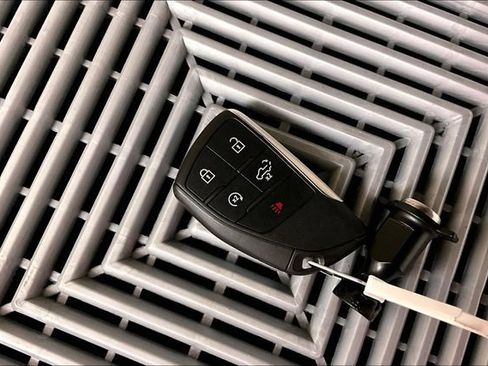 Used 2025 Chevrolet Silverado 2500 LT w/ Convenience Package image 11