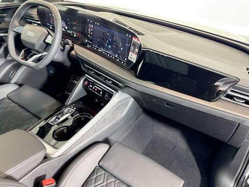 New 2025 Audi SQ5 Premium Plus image 26