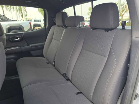 Used 2018 Toyota Tacoma TRD Sport w/ Technology Package AWD/4WD image 18